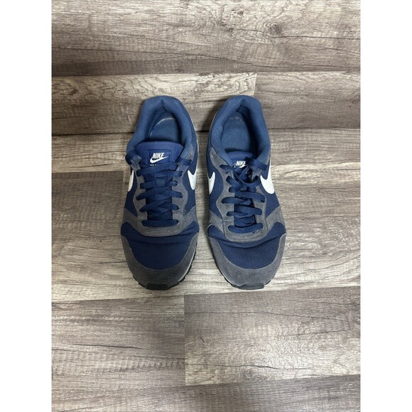 Nike 749794-410 Nike MD Runner 2 Navy Trainers Shoes Mens US 8.5 UK 7.5 EU 42 - Picture 2 of 8